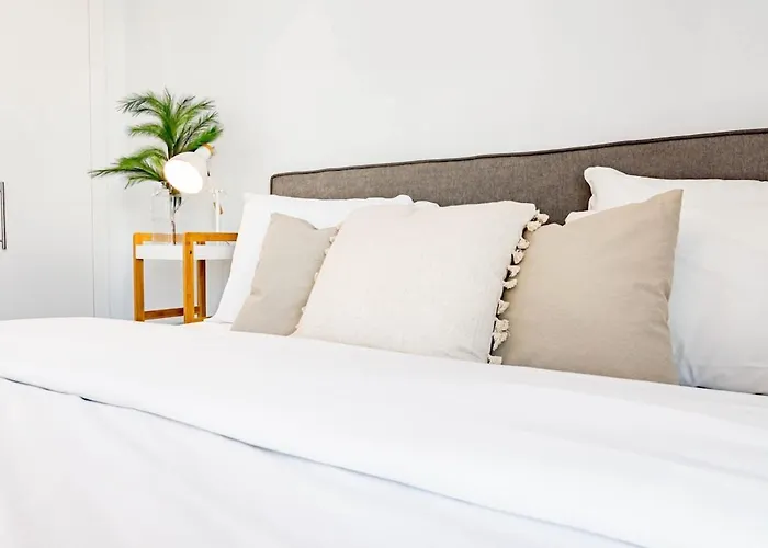 Lm11.1a- Modern Flat Amazing Views شقة *