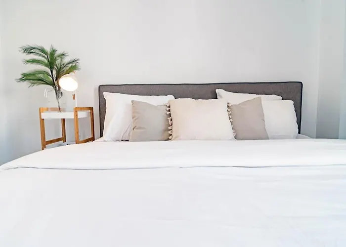 Lm11.1a- Modern Flat Amazing Views *