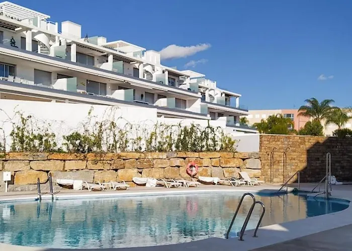 Lm11.1a- Modern Flat Amazing Views * إِستيبونا