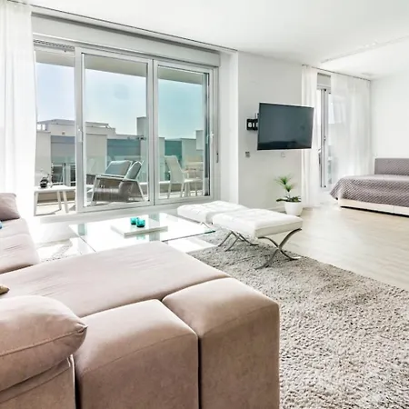 Lm111a- Modern Flat, Amazing Views * Estepona